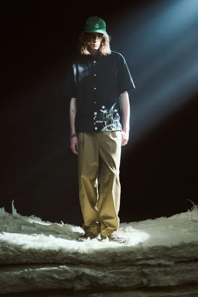 Look 7